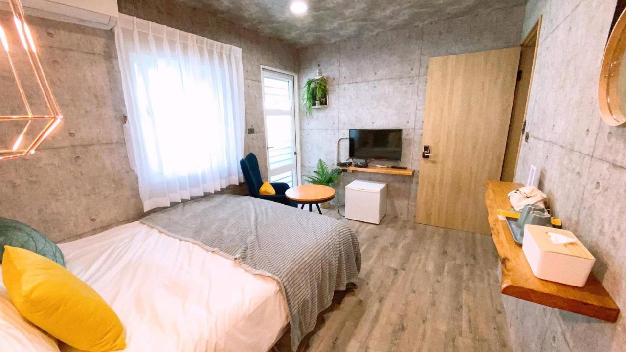 Funky Song Bed and Breakfast Tainan Exteriör bild