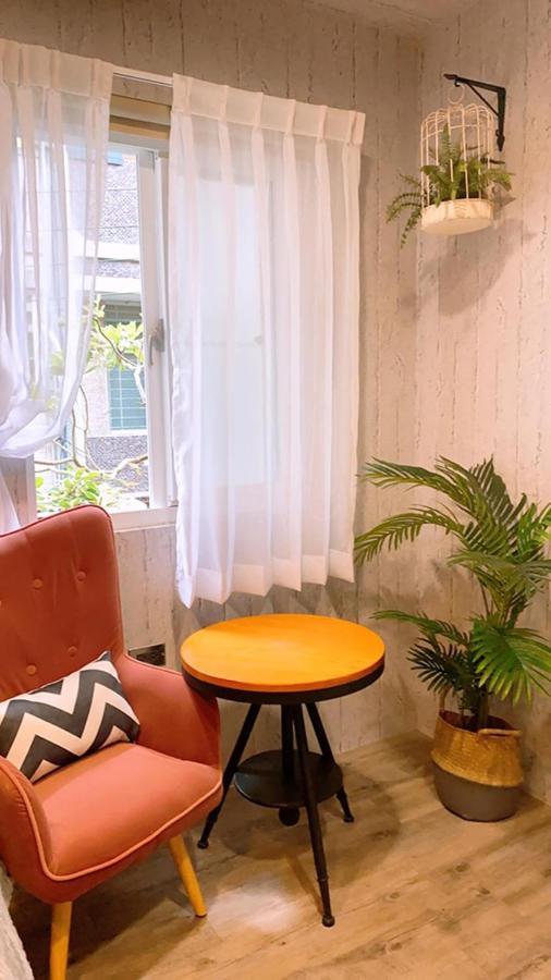 Funky Song Bed and Breakfast Tainan Exteriör bild